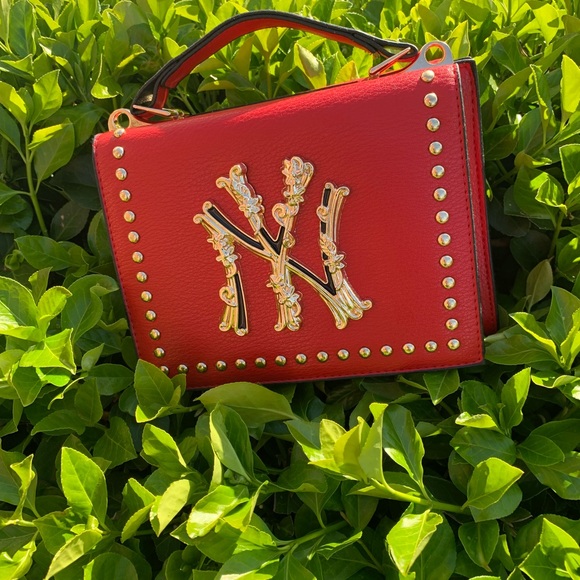 NY BUT X CROSSBODY BAG - Picture 1 of 2
